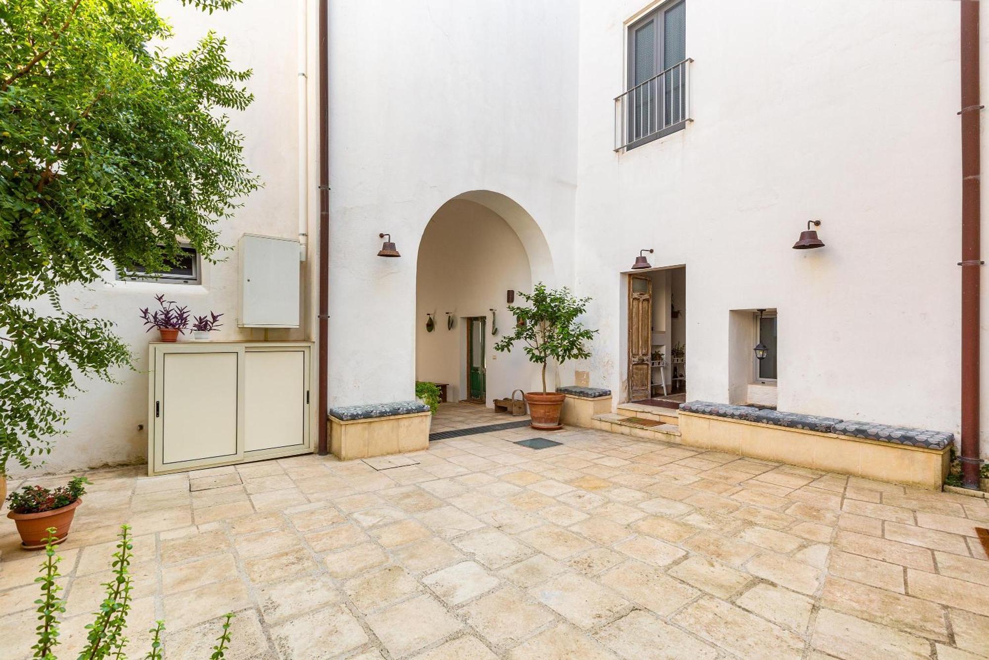 Palazzo San Giovanni Morciano di Leuca Bagian luar foto